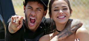 Bruna Marquezine humilha jornalista do Uol