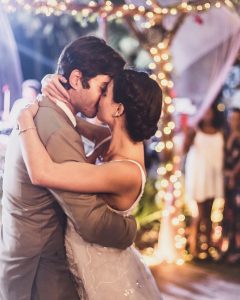 Isis Valverde faz declaração apaixonada no aniversário de seu marido