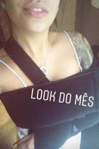 Irmã de Neymar, Rafaella Santos, assusta fãs após surgir com braço enfaixado