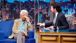 Ex-baixista de Jô Soares chora ao lembra do fim do programa: “Tomei um soco e não levantei”