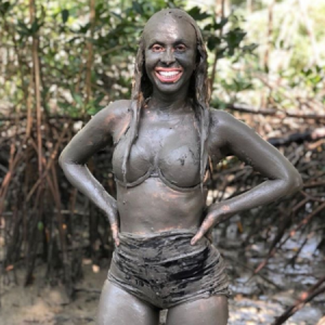 Joelma surpreende a todos na web ao aparecer toda suja