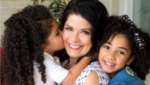 Para Samara Felippo, a educação vem de berço: “Criança não nasce racista”