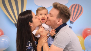 Michel Teló comemora que o filho aprendeu a falar ‘papai’: “Pense numa alegria”