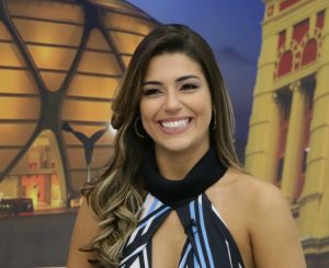 Ex-BBB Viviam Amorim sai do time das soleira e engata namoro com advogado famoso