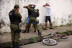 Número de assassinatos no Brasil em 2021 é o menor da série histórica