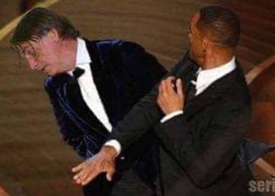 Piada feita por internautas onde o Will Smith aparece estapeando Bolsonaro em vez de Chris Rock. Foto: Divulgação