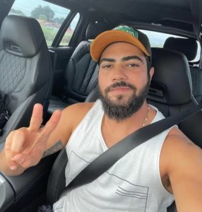 Henrique, dupla de Juliano, esquece arma em hotel