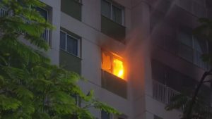 Incêndio no Rio de Janeiro atinge apartamento no condomínio Rio2