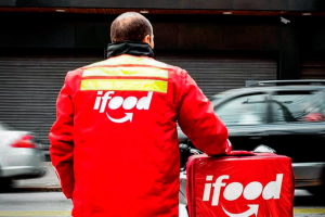 Ifood entregando comida ‘grátis’ e donos dos restaurantes se revoltam com o app
