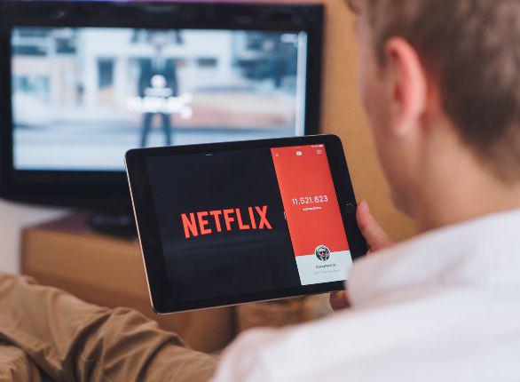 Netflix, Plano Gratis Netflix, Netflix de graça, como ter netflix de graça, netflix com anuncios, netflix plano barato, plano mais barato da netflix