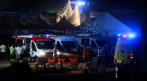 Palco cai em festival deixando mortos e feridos