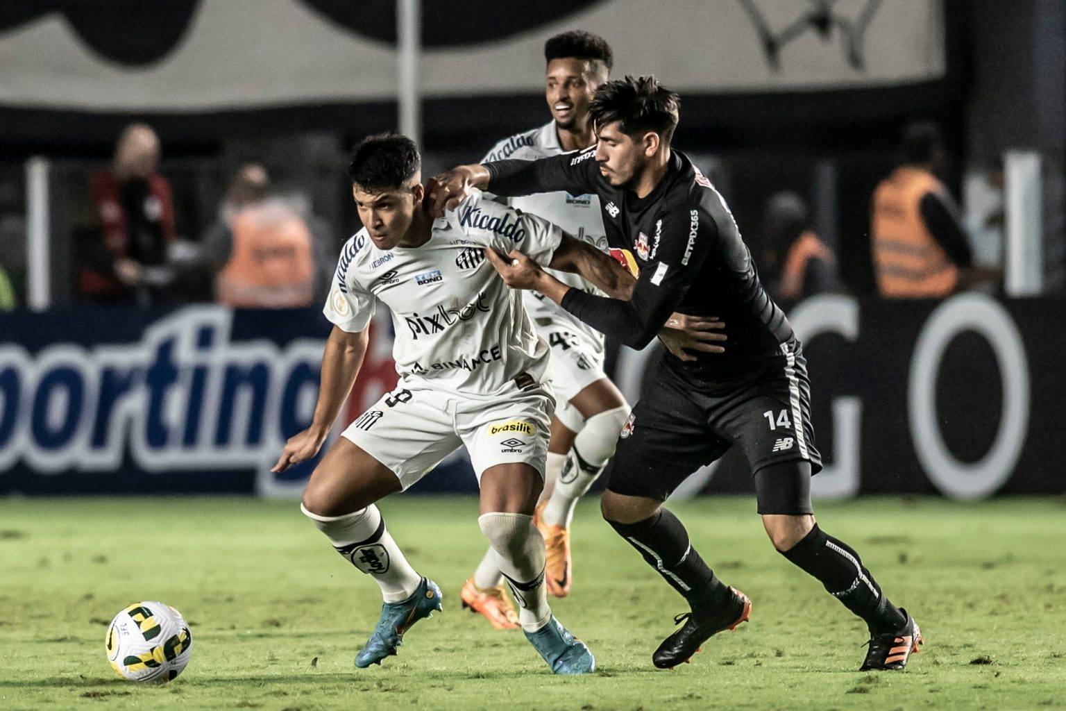 Onde assistir Bragantino x Santos pela 32ª rodada online. foto: reprodução.