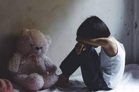 Criança de 9 anos filma o próprio estupro para provar a mãe que autor era ex-namorado dela 1 Criança