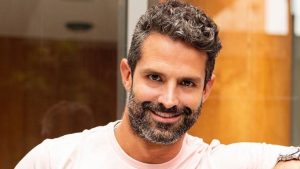 Iran Malfitano surpreende Bárbara Borges com pedido de namoro