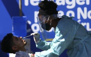 Covid no Brasil: média móvel de mortes está em queda há duas semanas