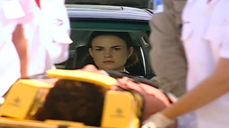 Mulheres Apaixonadas: Rodrigo persegue Laura, se joga na frente de carro e o pior acontece 6 Laura e Rodrigo em Mulheres Apaixonadas (Foto: Divulgação)