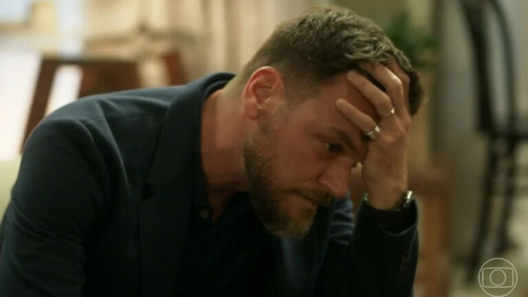 Vai na Fé: Theo preso amanhã? Polícia bate à porta e fuga é iniciada 6 Theo (Emilio Dantas) em Vai na Fé (Foto: Reprodução)