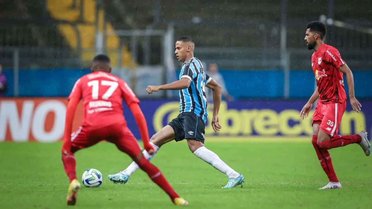 Bragantino e Grêmio se enfrentam pelo Brasileirão; quem vai ganhar o jogo?