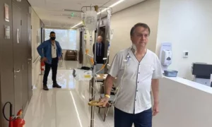 Jair Bolsonaro é hospitalizado em São Paulo para cirurgia urgente
