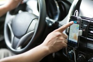 Uber condenada a pagar R$ 1 Bilhão e contratar motoristas: reviravolta no Tribunal!