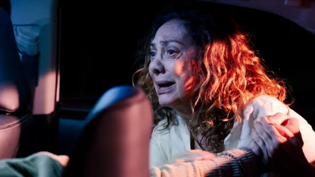Agatha (Eliane Giardini) morre na novela Terra e Paixão (Foto: Reprodução)