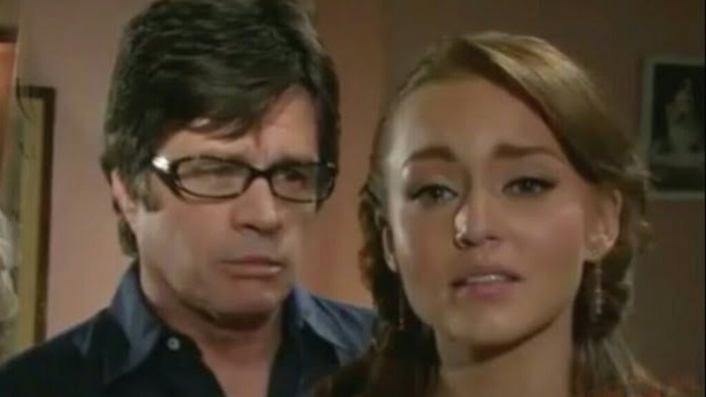 Na imagem, Augusto e Elisa da novela do SBT Abismo de Paixão (Foto: Divulgação)