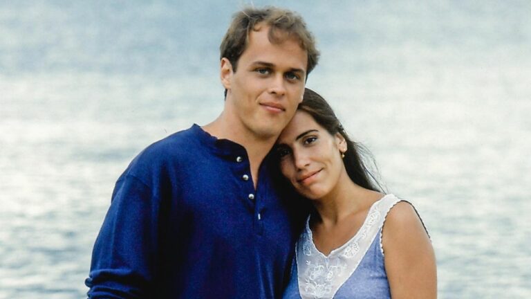 Na imagem, da esquerda para a direta, aparecem Guilherme Fontes e Glória Pires, o Marcos e a Raquel/Ruth de Mulheres de Areia