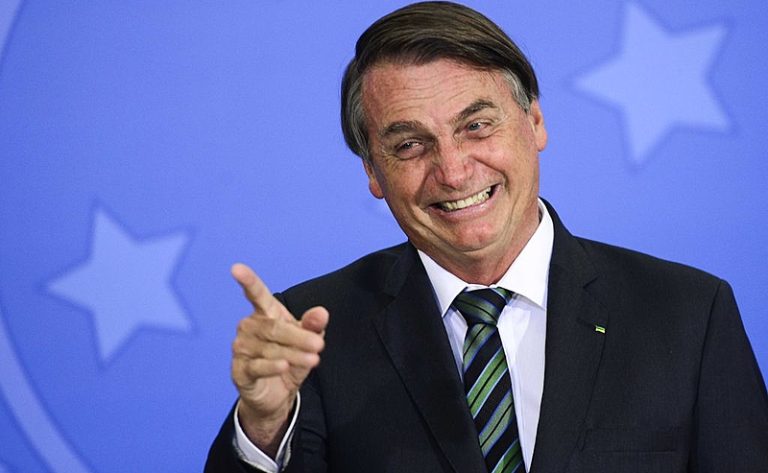 O Jair Bolsonaro, ex-presidente do Brasil, condenou, nesta quinta-feira (21/12), o tapa dado pelo deputado federal Washington Quáquá (PT-RJ) no colega Messias Donato (Republicanos- ES).