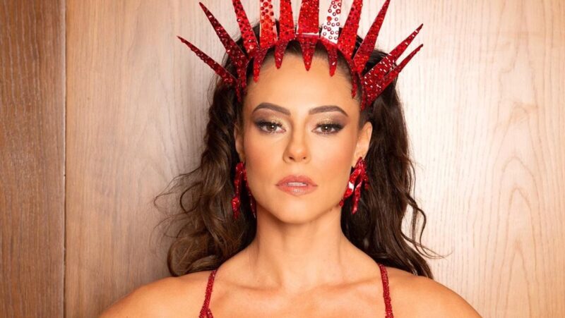 Atriz Paola Oliveira criticada por bolsonaristas