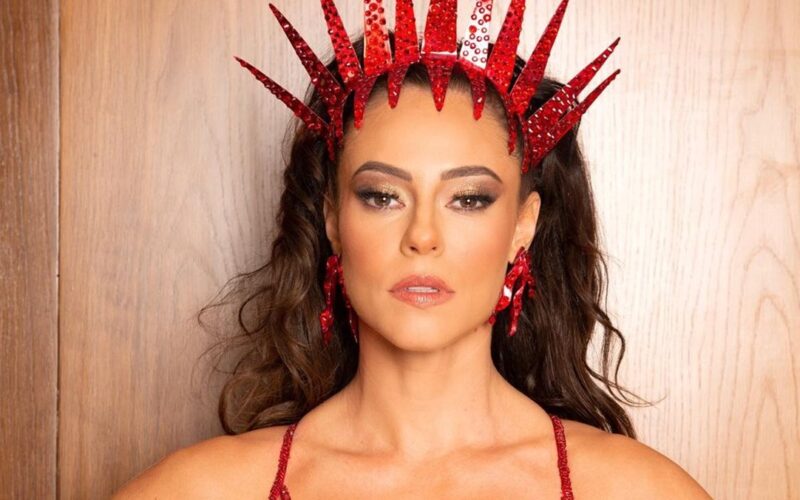 Atriz Paola Oliveira criticada por bolsonaristas