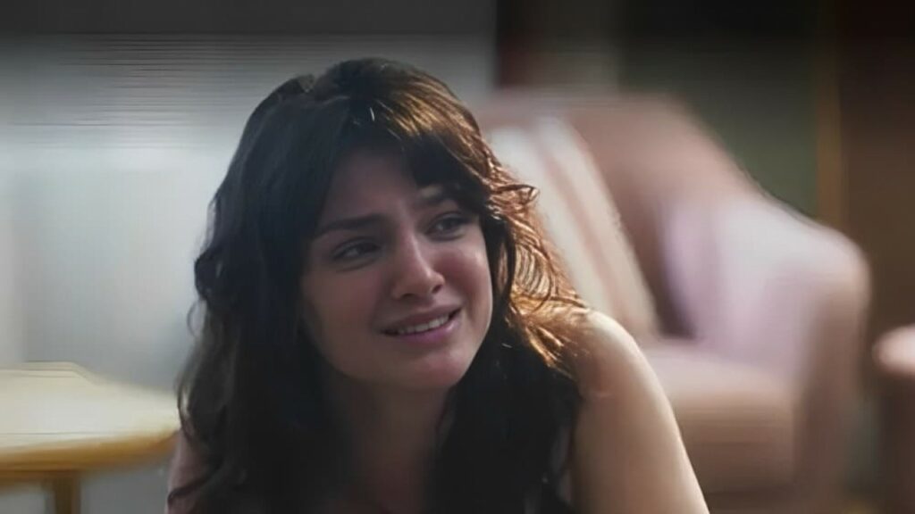 Petra acaba sendo abusada em Terra e Paixão (Foto: Reprodução)