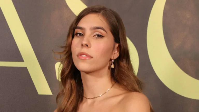 A atriz que interpreta Buba na novela Renascer. (Foto: Divulgação)